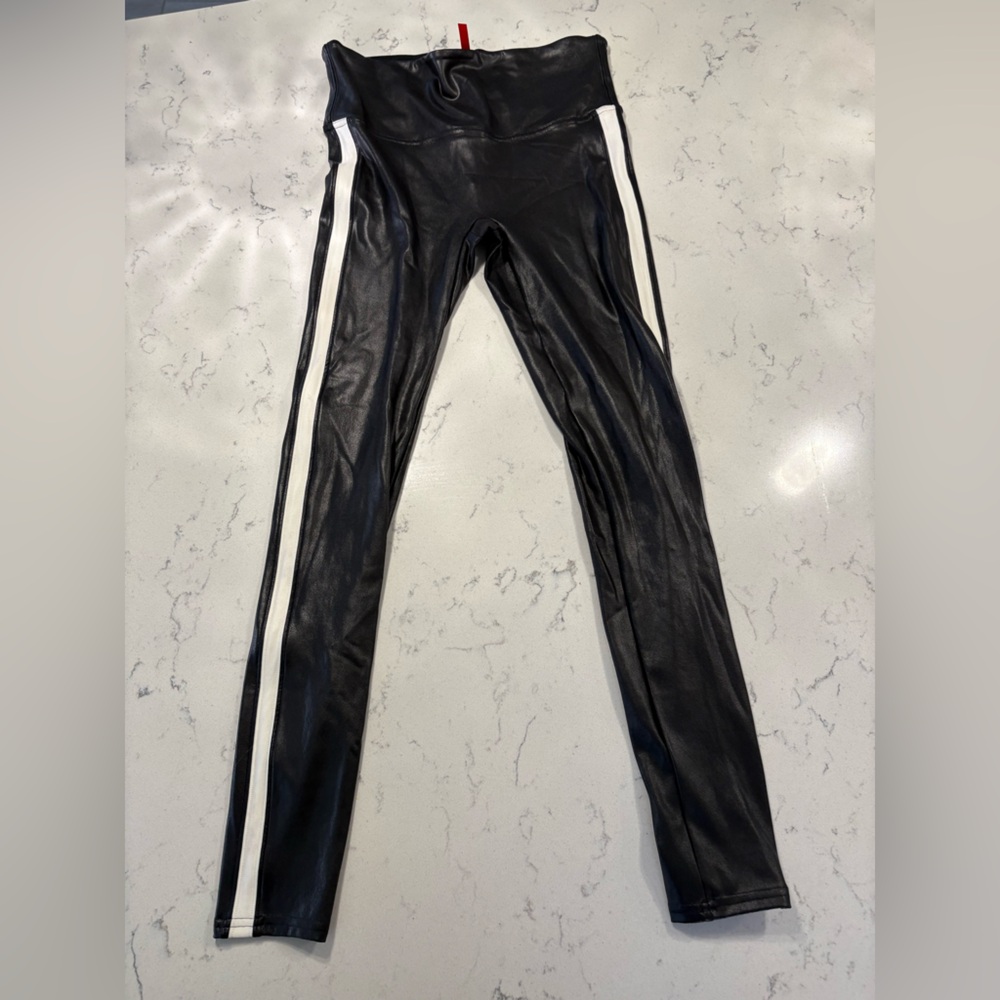 SPANX Faux Leather Side Stripe Legging Size M - Picture 2 of 8